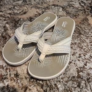 Clarks Brinkley Nora white sandal flip flop 9M